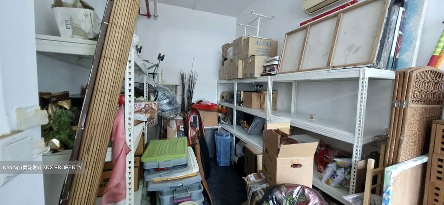 Gul Street 1 (D22), Warehouse #551212271